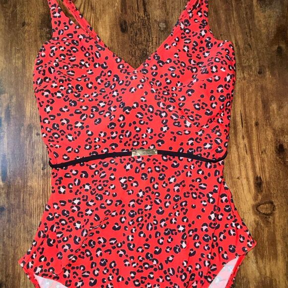 NWOT Figleaves one piece swimsuit 38DD red cheetah print belted - Picture 7 of 9
